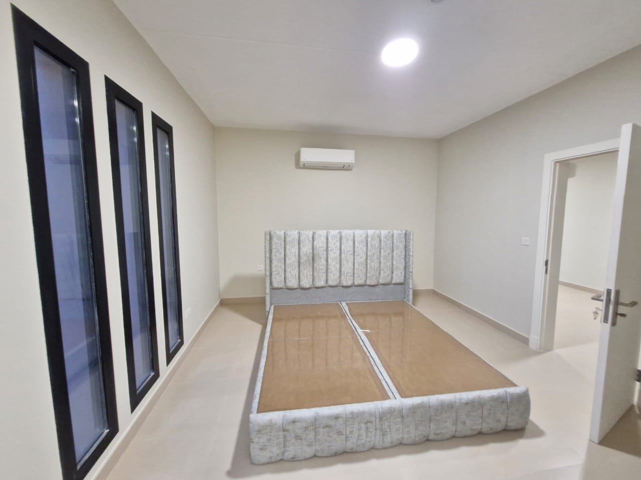  🏰 *Modern Luxury Villa in Sidra District – Roshn*  ✨ Elegantly Half-Furnished ✨